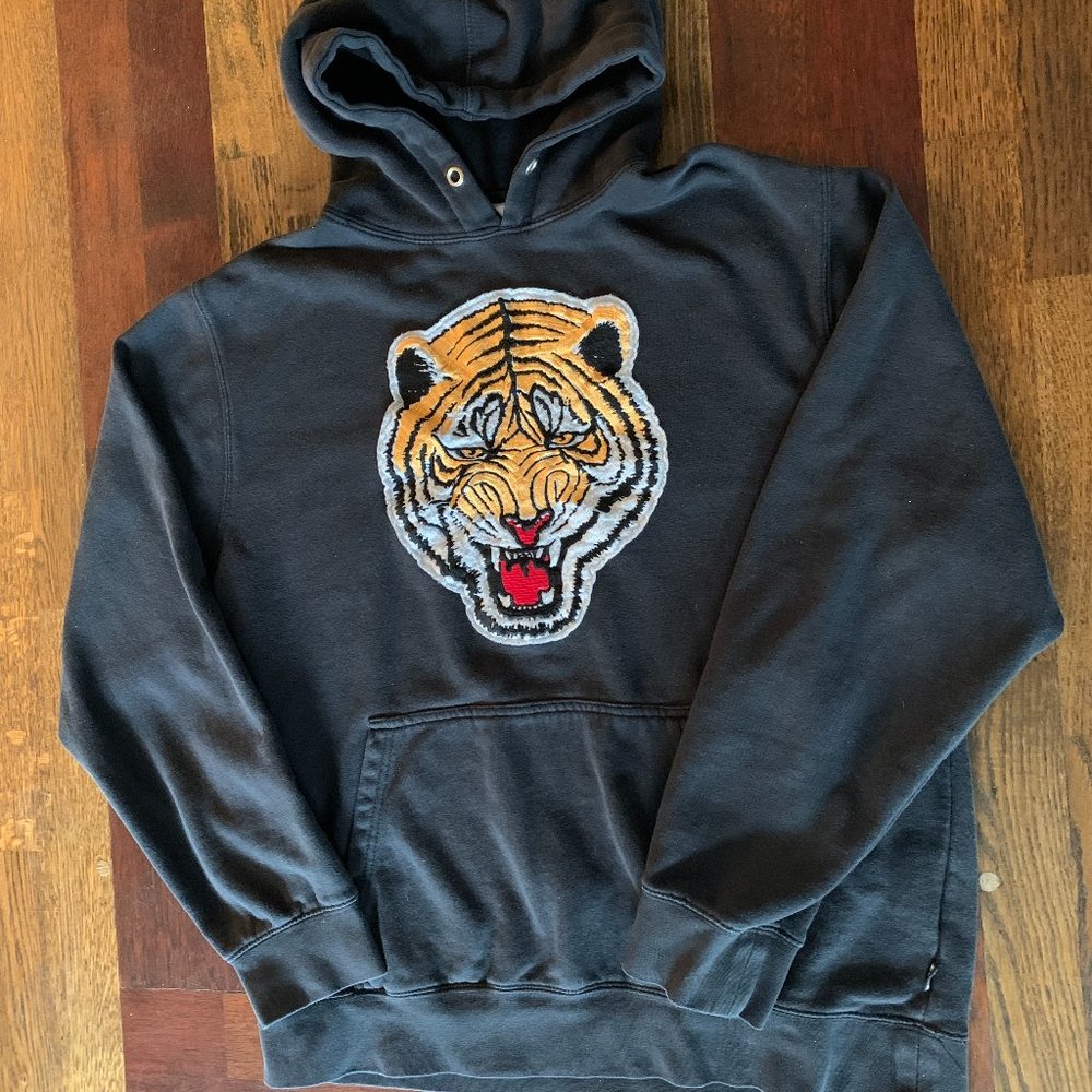 Undefeated Tiger Patch Pullover Hoodie Sweatshirt